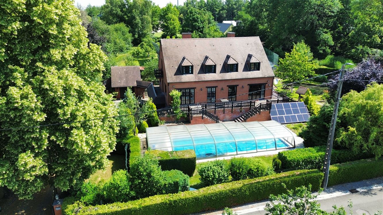 VILLA 4 CHAMBRES, PISCINE, TERRAIN DE TENNIS