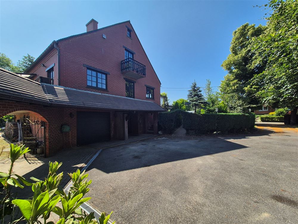 VILLA 4 CHAMBRES, PISCINE, TERRAIN DE TENNIS