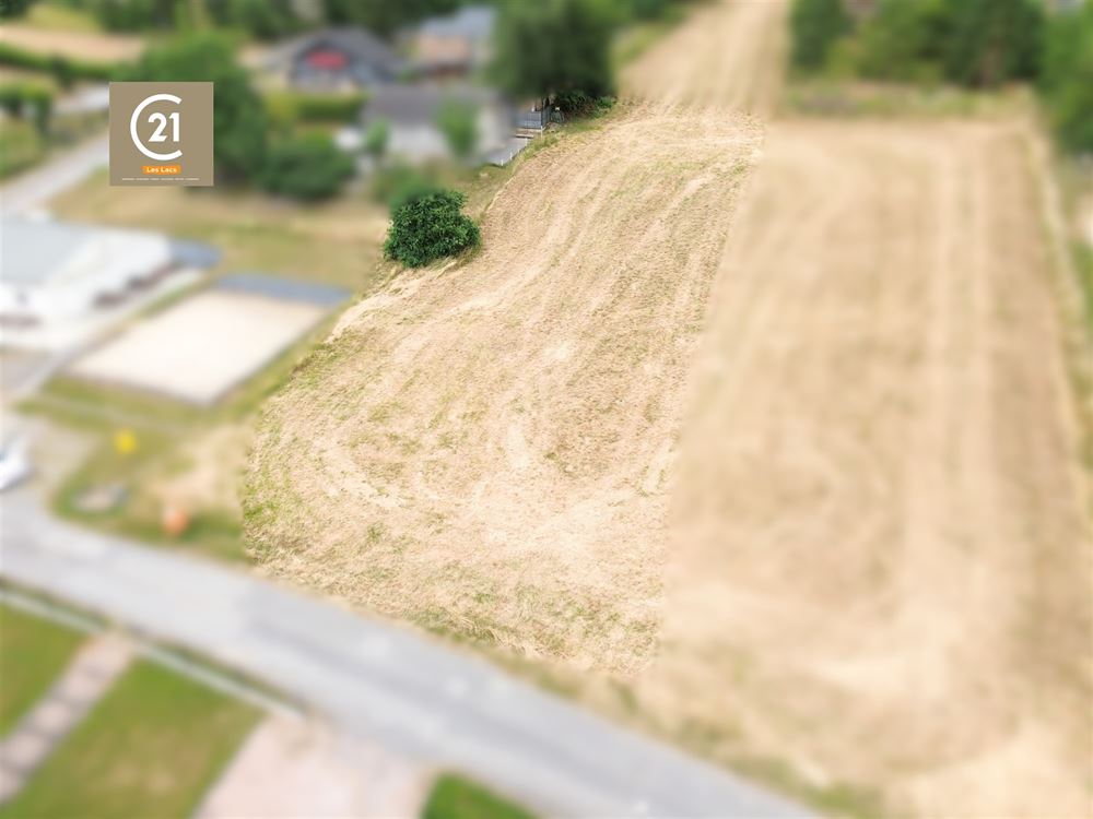 SUPERBE TERRAIN DE 12,42 ARES - PERMIS ACCORDÉ - VILLA 4 FAÇADES
