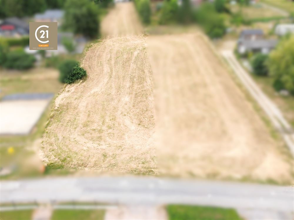 SUPERBE TERRAIN DE 12,42 ARES - PERMIS ACCORDÉ - VILLA 4 FAÇADES