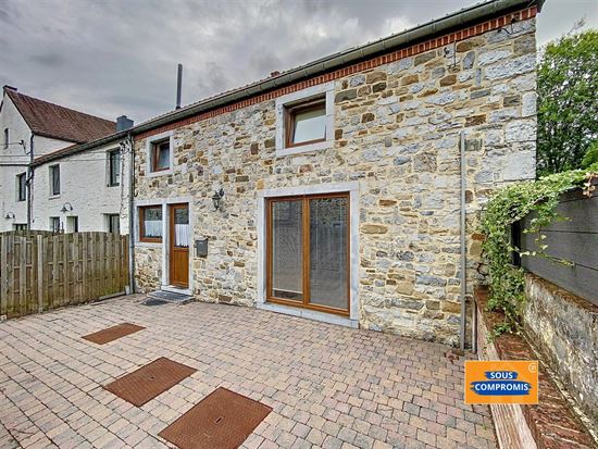 MAISON EN PIERRES DU PAYS AVEC COUR