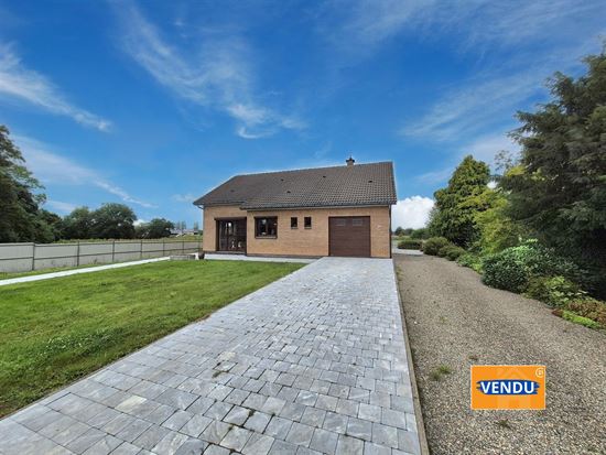 SUPERBE VILLA 4 CHAMBRES SUR + - 10 ARES