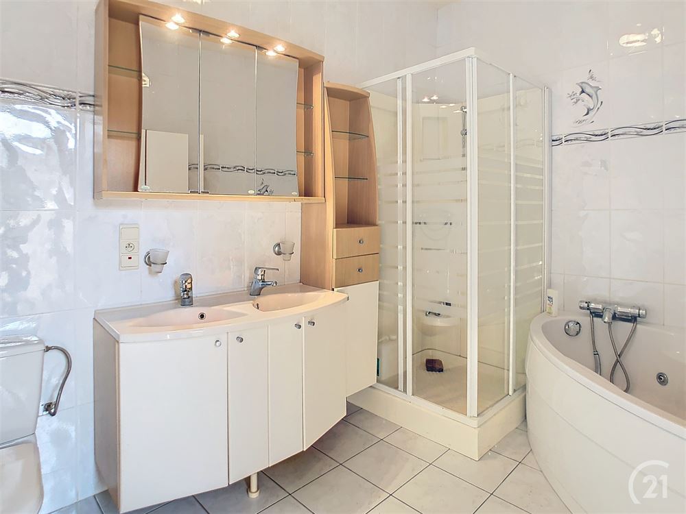 Bel-étage 2 chambres avec ascenseur