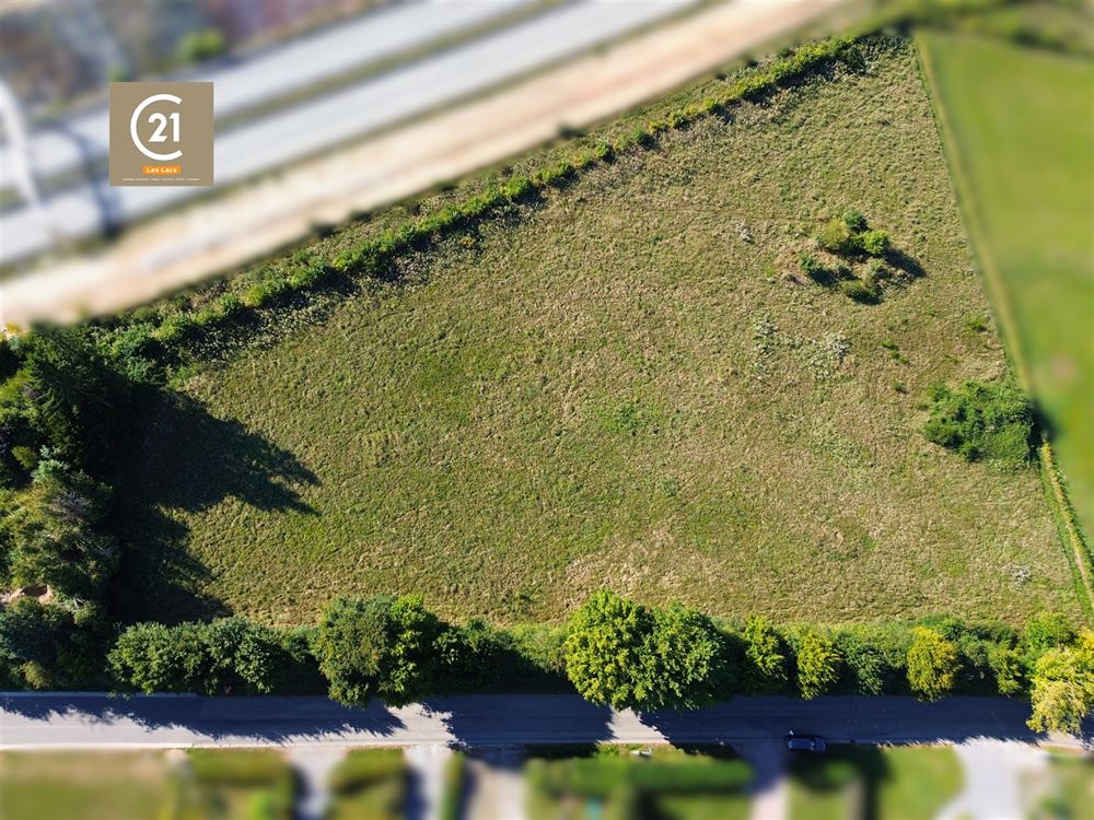 TERRAIN À BÂTIR DE 74,59 ARES - PROCHE DES GRANDS AXES