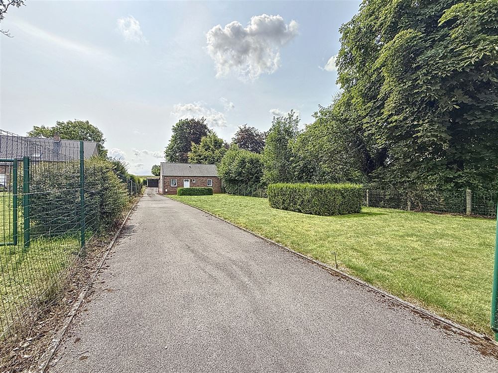 VILLA - 2 CHAMBRES - GARAGE - JARDIN