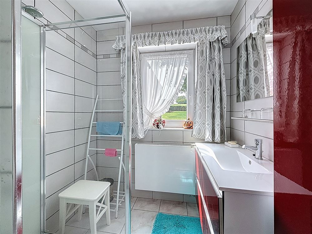 VILLA - 2 CHAMBRES - GARAGE - JARDIN