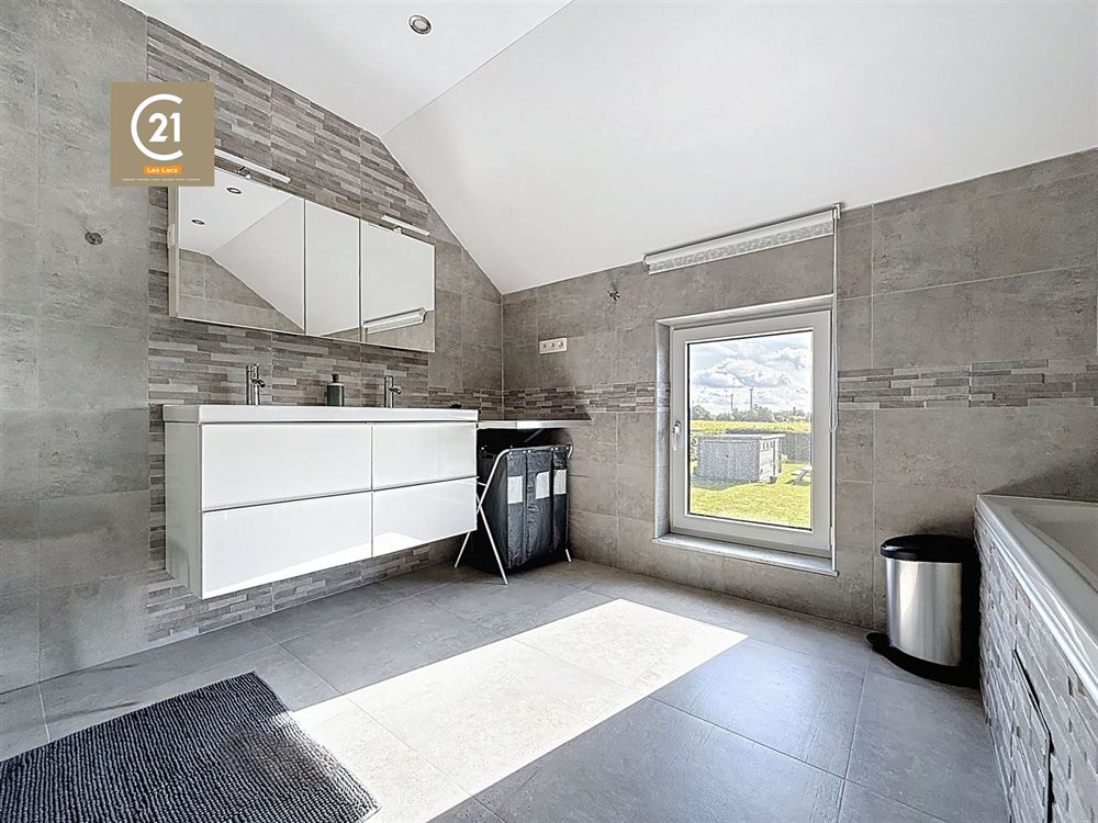 SUBLIME VILLA 4 CHAMBRES - BUREAU - GARAGE - JARDIN
