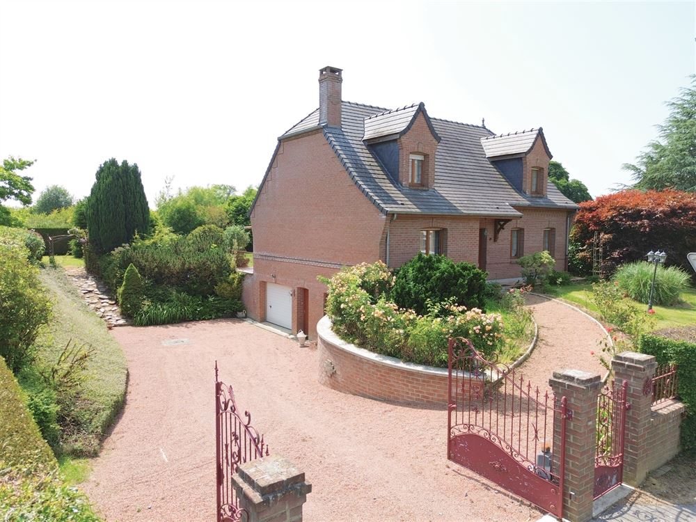 SUPERBE VILLA 4 CHAMBRES - JARDIN - QUARTIER CALME