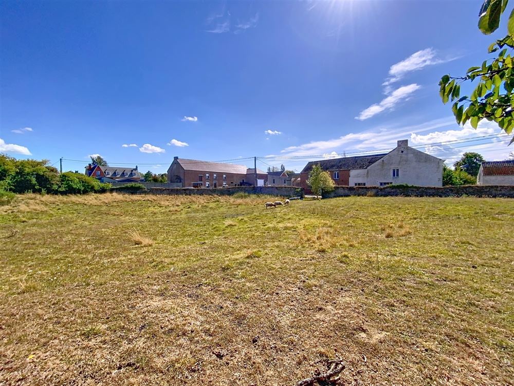 SUPERBE TERRAIN A BATIR