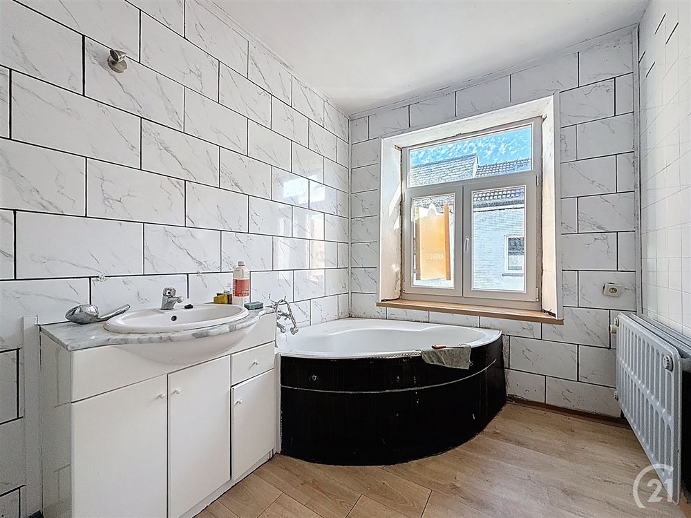 MAISON 4 CHAMBRES - TERRASSE - GRENIER AMENAGEABLE