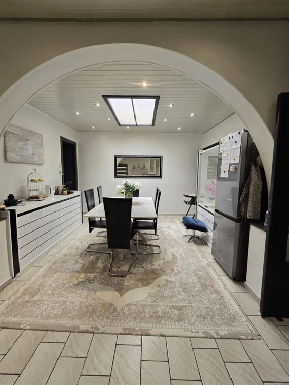 JOLIE MAISON - 4 CHAMBRES - 2 SDB - TERRASSE - JARDIN