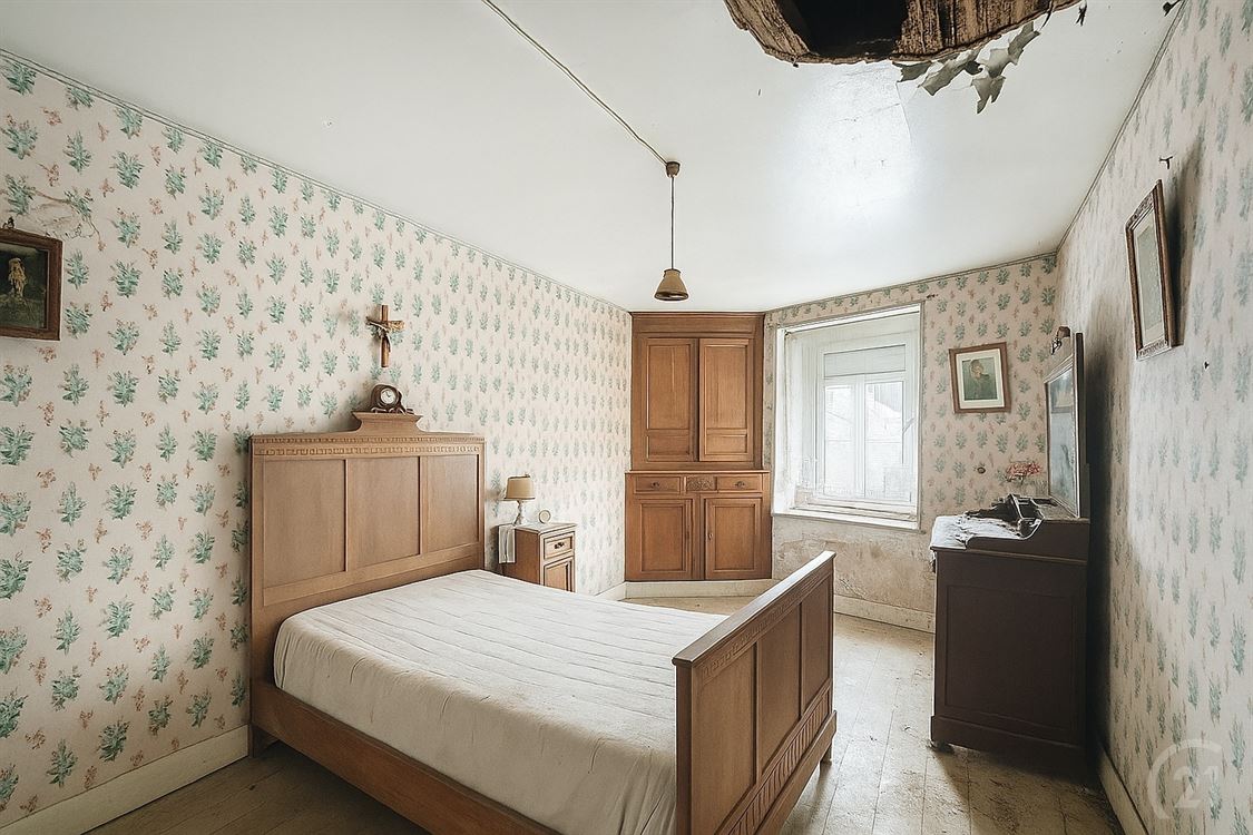 JOLIE MAISON EN PIERRE DU PAYS - JARDIN - GARAGE