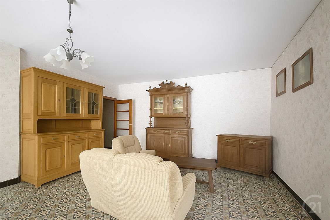 JOLIE MAISON EN PIERRE DU PAYS - JARDIN - GARAGE