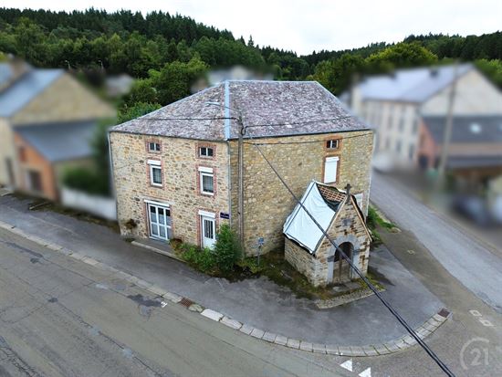 JOLIE MAISON EN PIERRE DU PAYS - JARDIN - GARAGE