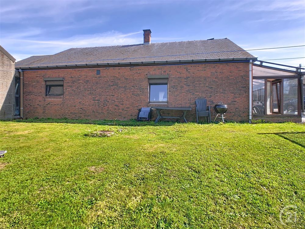 Maison de plain-pied 2 chambres avec jardin et garage