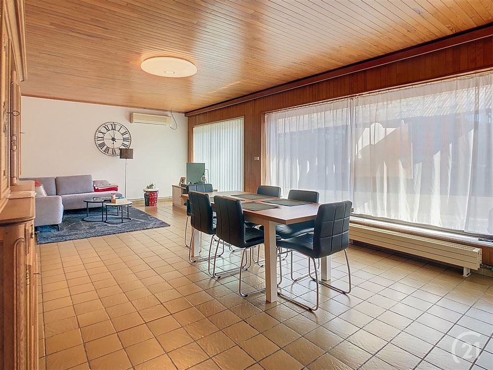 Maison de plain-pied 2 chambres avec jardin et garage