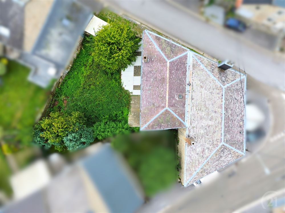 JOLIE MAISON EN PIERRE DU PAYS - JARDIN - GARAGE