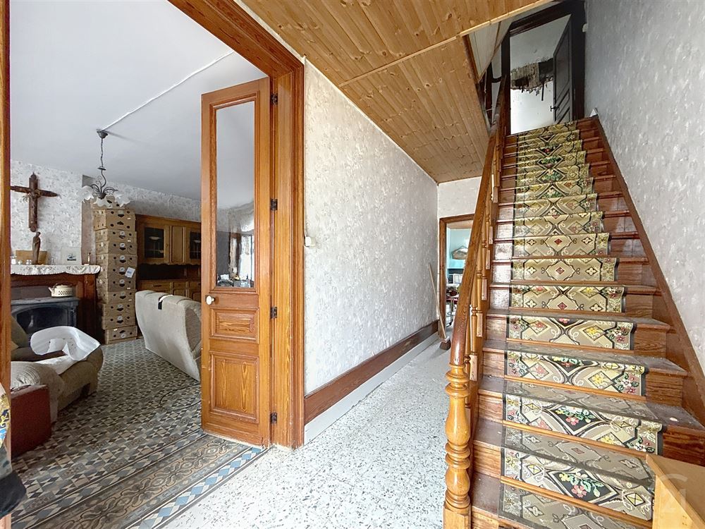JOLIE MAISON EN PIERRE DU PAYS - JARDIN - GARAGE