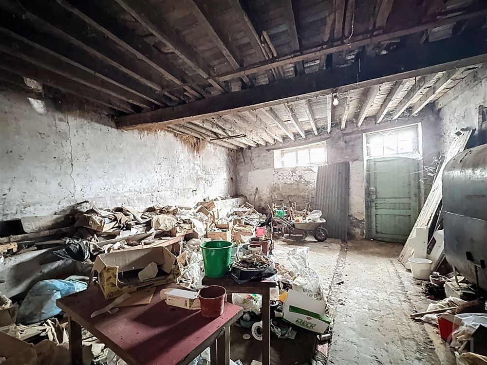 JOLIE MAISON EN PIERRE DU PAYS - JARDIN - GARAGE