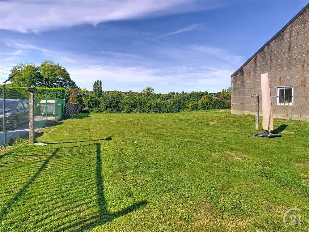 Maison de plain-pied 2 chambres avec jardin et garage