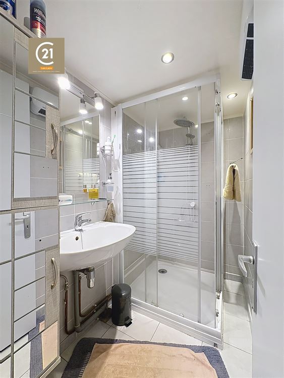 MAISON AVEC JARDIN À RÉNOVER