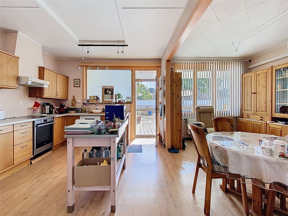 APPARTEMENT + GARAGE + ENTREPOTS
