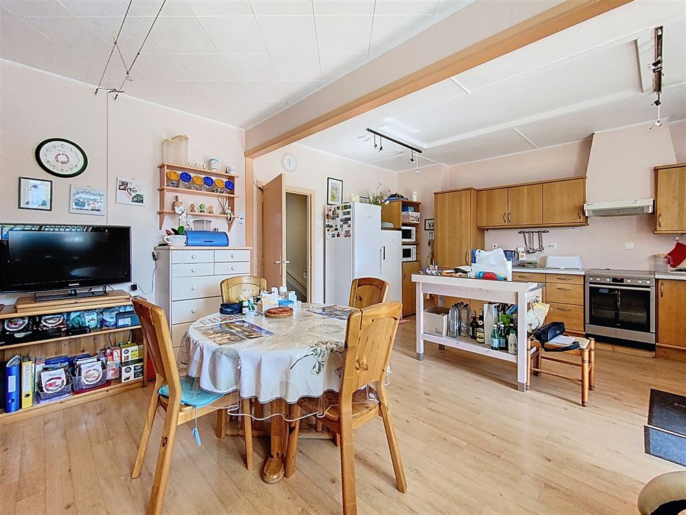 APPARTEMENT + GARAGE + ENTREPOTS