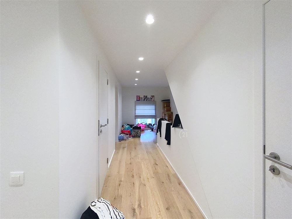 Maison 2 façades d’exception – 251 m² habitables – Ferme en carré rénovée à Gerpinnes