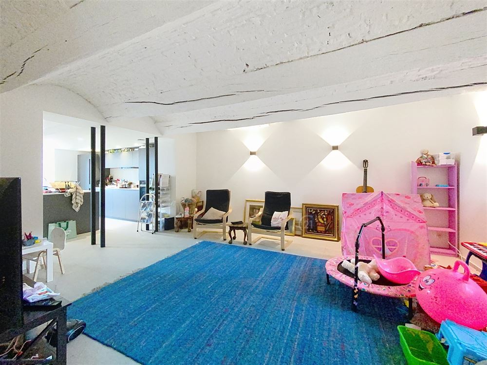 Maison 2 façades d’exception – 251 m² habitables – Ferme en carré rénovée à Gerpinnes