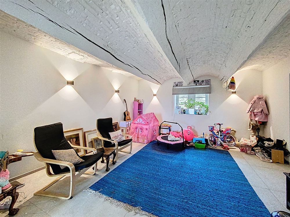 Maison 2 façades d’exception – 251 m² habitables – Ferme en carré rénovée à Gerpinnes