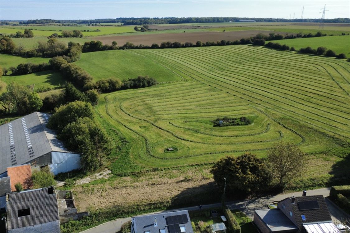 MAGNIFIQUE TERRAIN A BÂTIR - 15,7 M DE FACADE