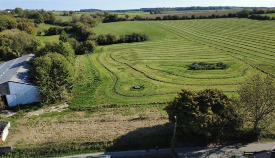 MAGNIFIQUE TERRAIN A BÂTIR - 15,7 M DE FACADE