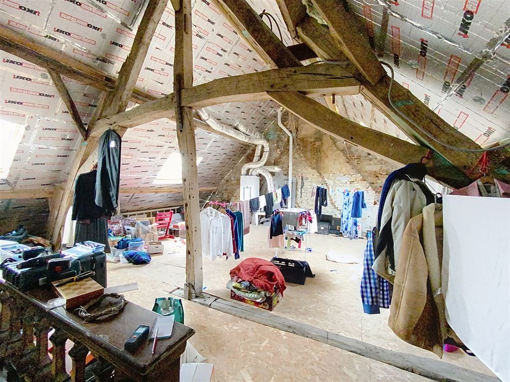 Maison 2 façades d’exception – 251 m² habitables – Ferme en carré rénovée à Gerpinnes