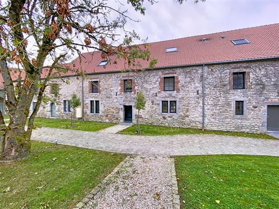 Maison 2 façades d’exception – 251 m² habitables – Ferme en carré rénovée à Gerpinnes