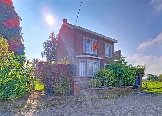MAGNIFIQUE MAISON - 4 FACADES - JARDIN - 4 CH