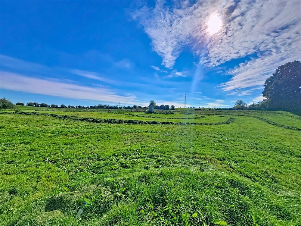 MAGNIFIQUE TERRAIN A BÂTIR - 15,7 M DE FACADE