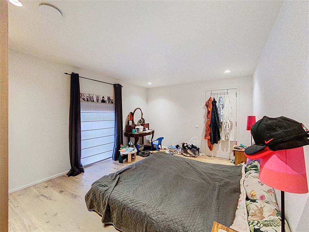 Maison 2 façades d’exception – 251 m² habitables – Ferme en carré rénovée à Gerpinnes