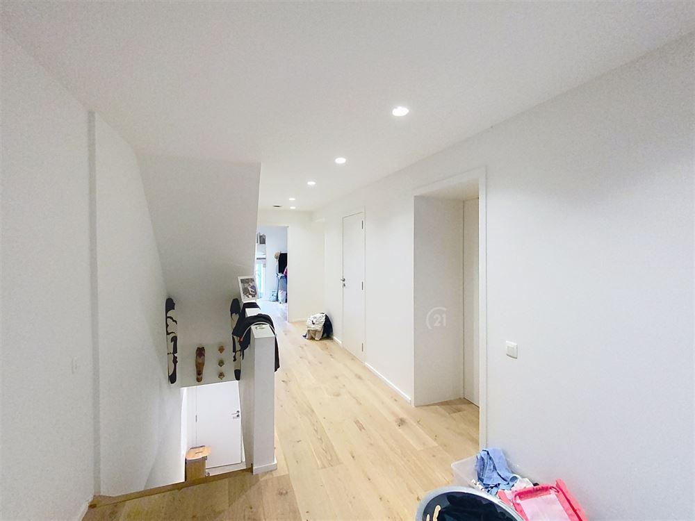 Maison 2 façades d’exception – 251 m² habitables – Ferme en carré rénovée à Gerpinnes