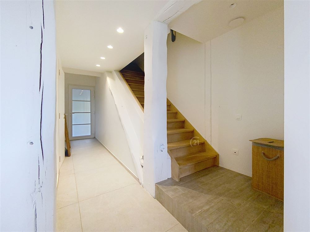 Maison 2 façades d’exception – 251 m² habitables – Ferme en carré rénovée à Gerpinnes