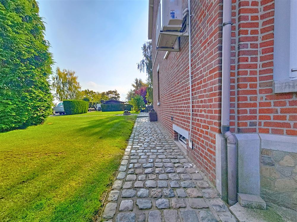 MAGNIFIQUE MAISON - 4 FACADES - JARDIN - 4 CH