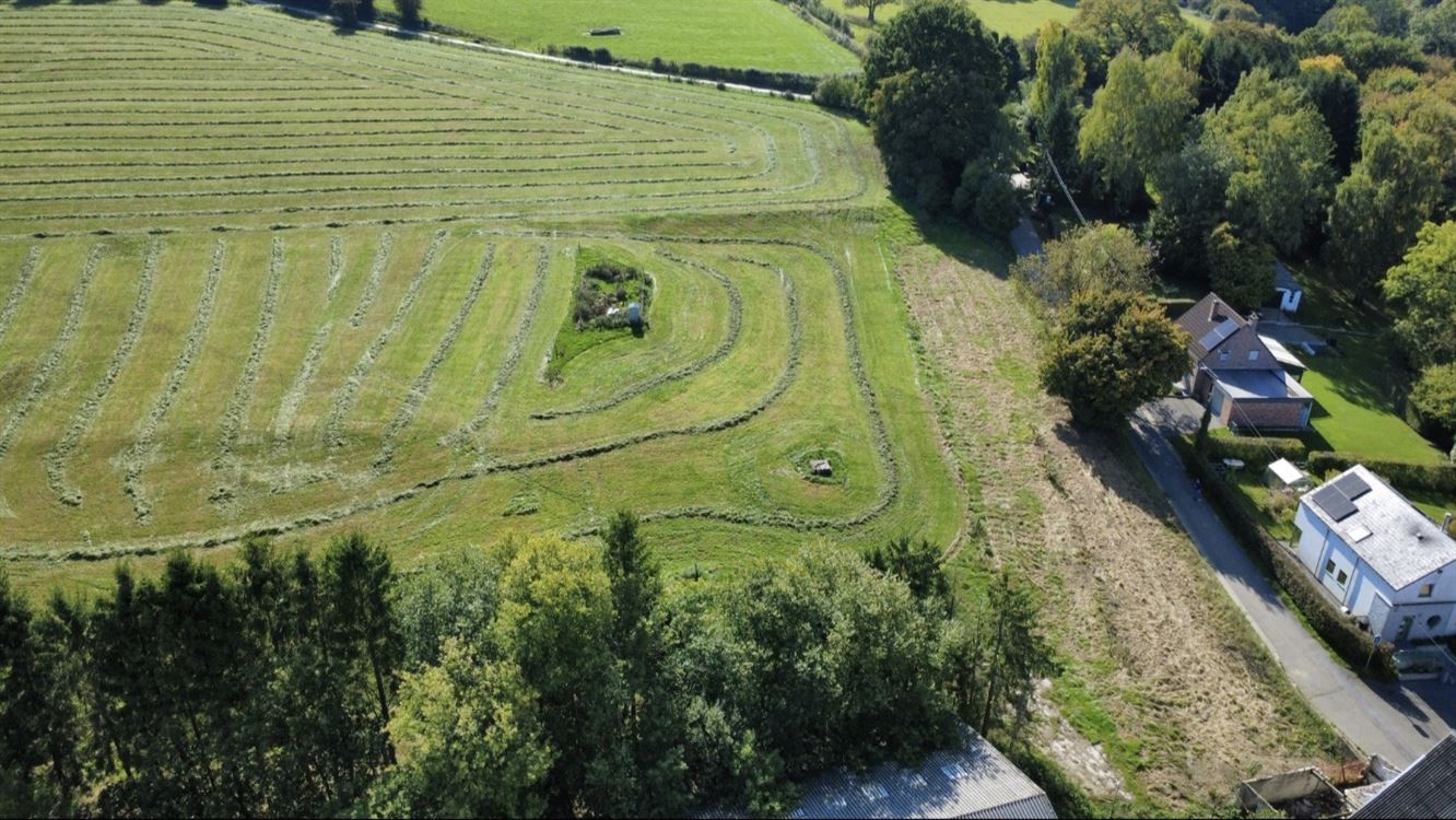 MAGNIFIQUE TERRAIN A BÂTIR - 15,7 M DE FACADE