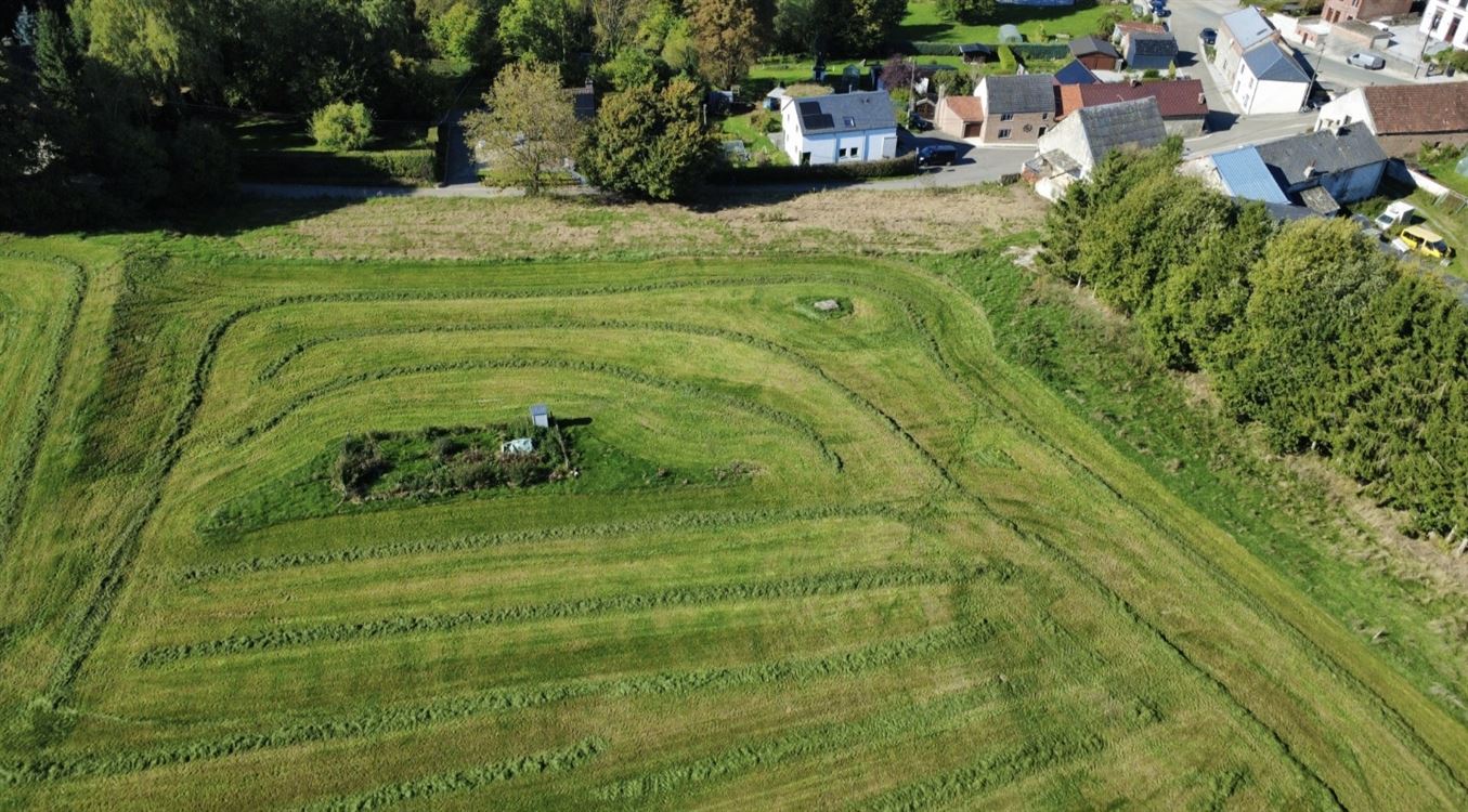 MAGNIFIQUE TERRAIN A BÂTIR - 15,7 M DE FACADE