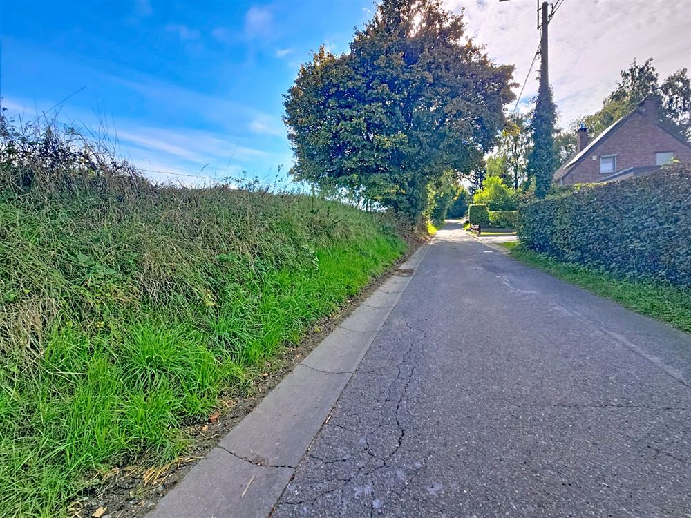 MAGNIFIQUE TERRAIN A BÂTIR - 15,7 M DE FACADE