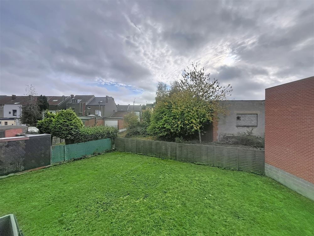 APPARTEMENT LUMINEUX AVEC GARAGE