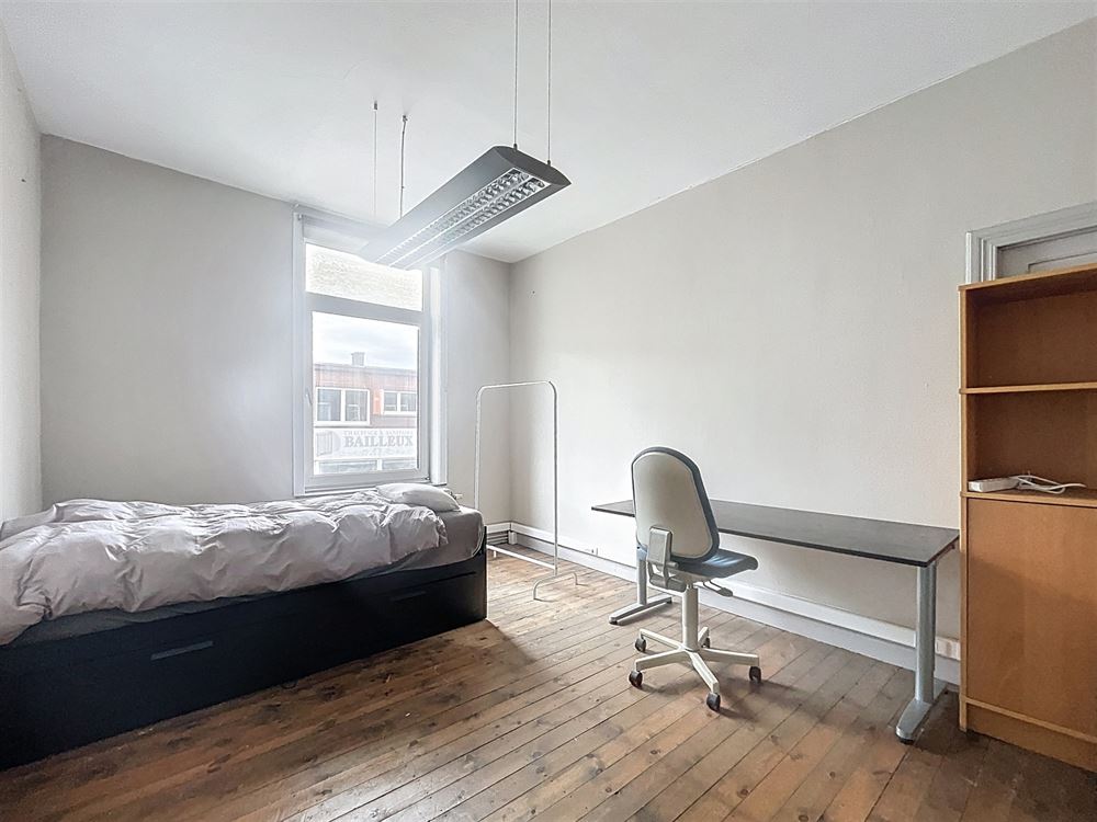 MAISON DE COMMERCE + BUREAUX + ENTREPOT