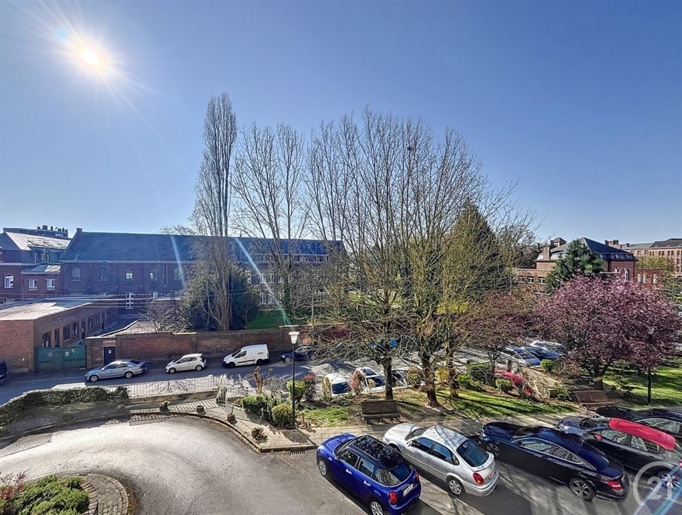 APPARTEMENT 2 CHAMBRES GARAGE ET CAVE