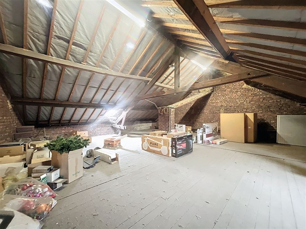 MAISON DE COMMERCE + BUREAUX + ENTREPOT