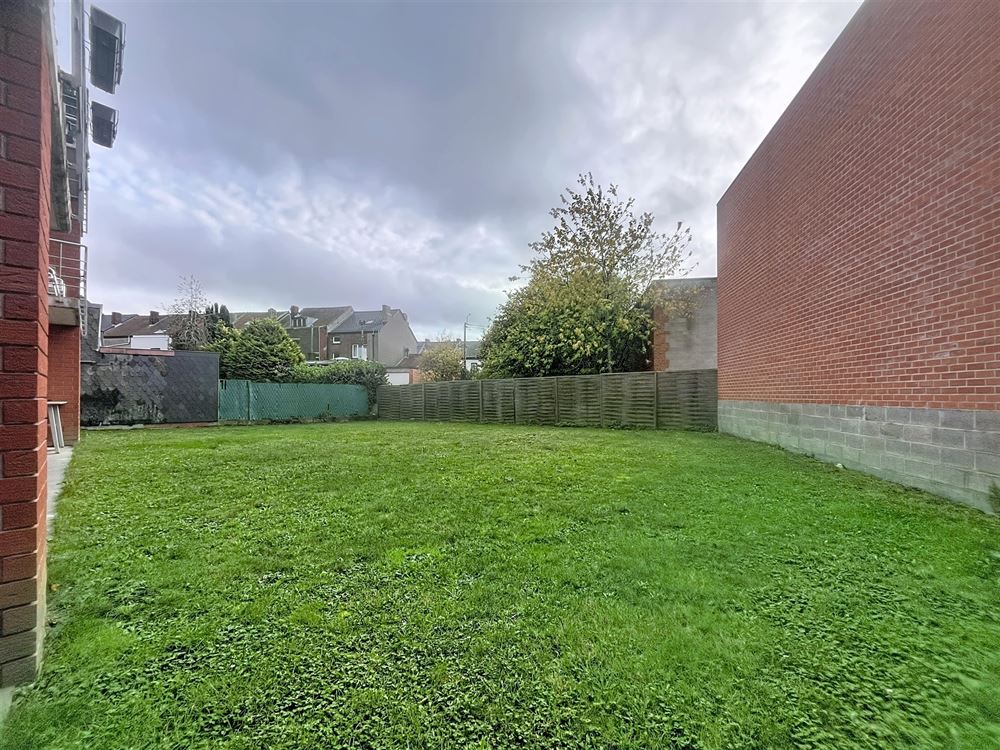 APPARTEMENT LUMINEUX AVEC GARAGE