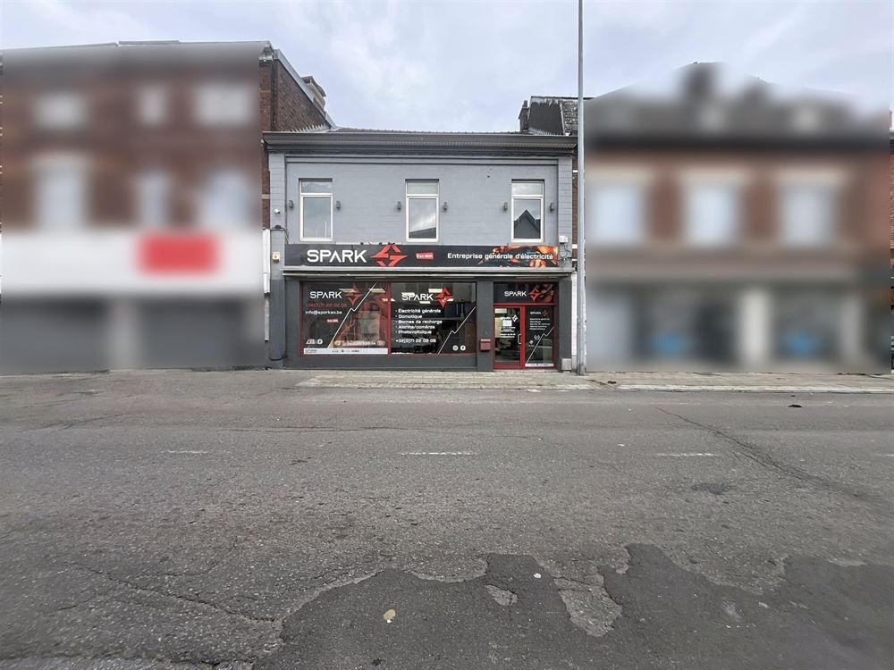 MAISON DE COMMERCE + BUREAUX + ENTREPOT