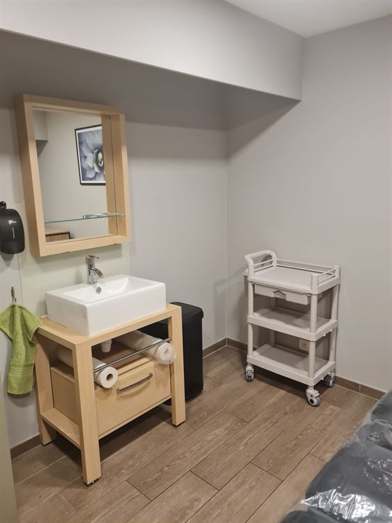IMMEUBLE MIXTE REZ COMMERCIAL + APPARTEMENT 3 CHAMBRES